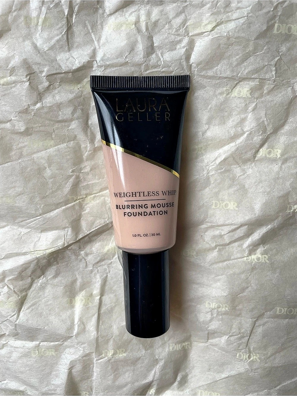 Laura Geller Weightless Whip Blurring Mousse Foundation